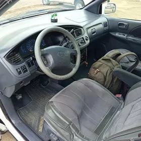 Toyota Sienna 2000