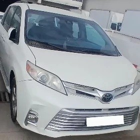 Toyota Sienna 2019