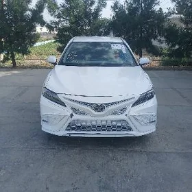 Toyota Camry 2021