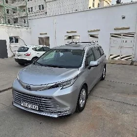Toyota Sienna 2021