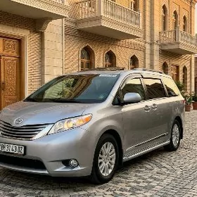 Toyota Sienna 2016