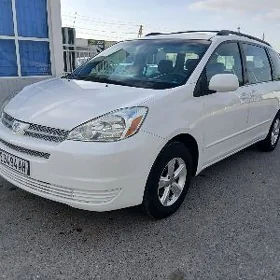 Toyota Sienna 2004