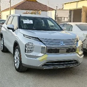 Mitsubishi Outlander 2021