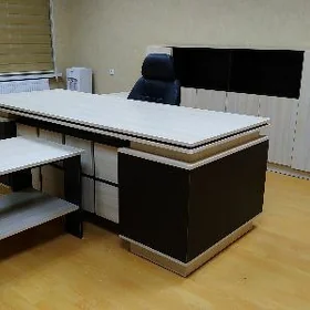 ofisny mebel kamplekt