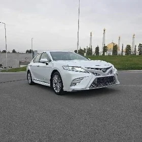 Toyota Camry 2018