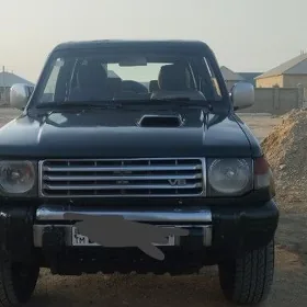 Mitsubishi Montero 1996