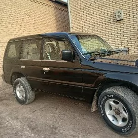 Mitsubishi Montero 1992