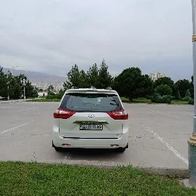 Toyota Sienna 2018