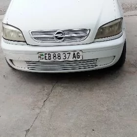 Opel Zafira 2003
