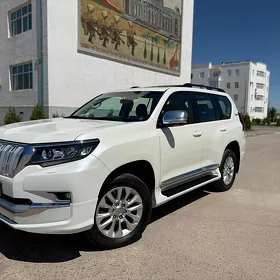 Toyota Land Cruiser Prado 2022