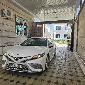 Toyota Camry 2021