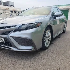 Toyota Camry 2022