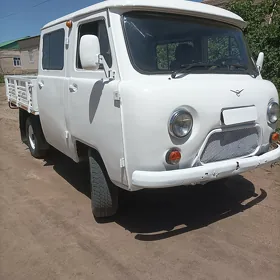 UAZ 452 2002