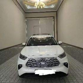 Toyota Highlander 2021