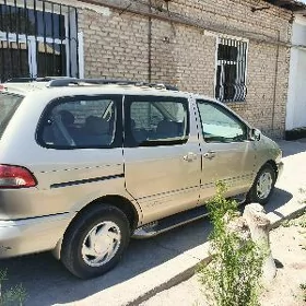 Toyota Sienna 2002