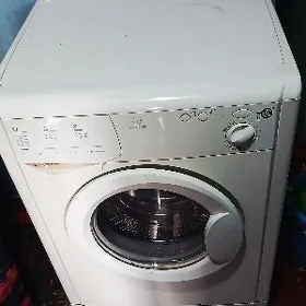 стиральная машинка Indesit