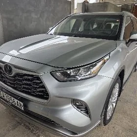 Toyota Highlander 2020