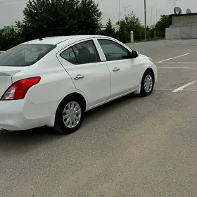 Nissan Versa 2014