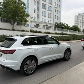 Volkswagen Touareg 2025