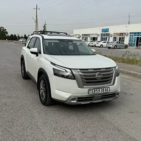 Nissan Pathfinder 2023