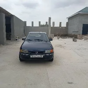 Opel Astra 1990
