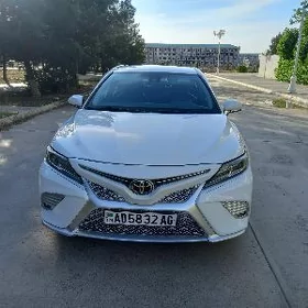 Toyota Camry 2020