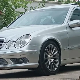 Mercedes-Benz E500 2003