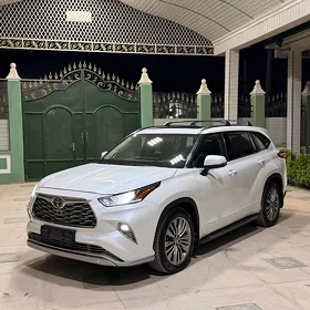 Toyota Highlander 2022