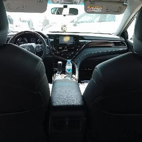 Toyota Camry Hybrid 2021