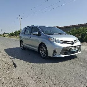 Toyota Sienna 2020