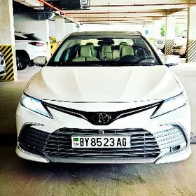 Toyota Camry 2019