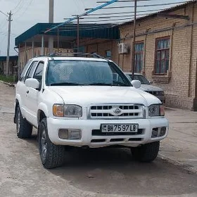 Nissan Pathfinder 1997