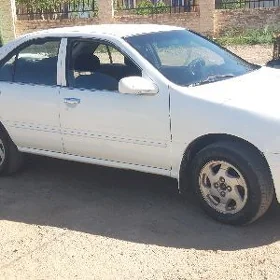 Nissan Sunny 1999