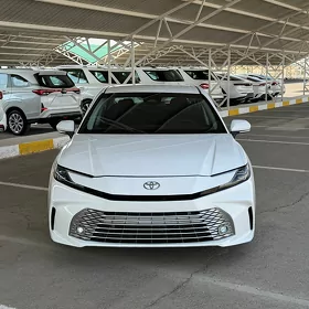Toyota Camry 2025