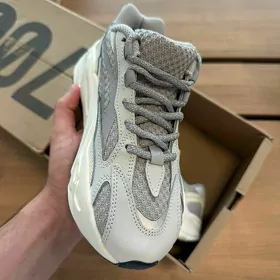 Adidas Yeezy boost 700v2