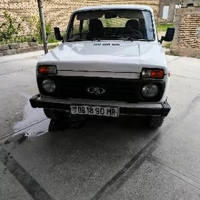 Lada Niva 2000