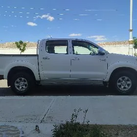 Toyota Hilux 2012