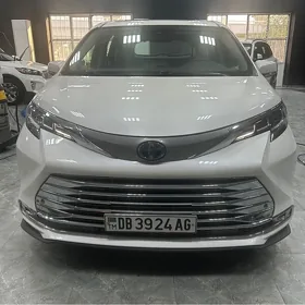 Toyota Sienna 2021