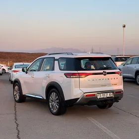 Nissan Pathfinder 2024