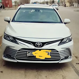 Toyota Camry 2021