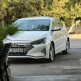 Hyundai Elantra 2020