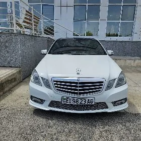 Mercedes-Benz E300 2010