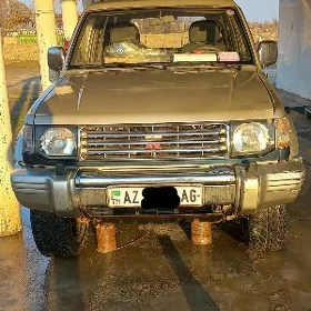 Mitsubishi Pajero 1992