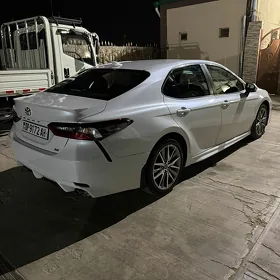Toyota Camry 2023