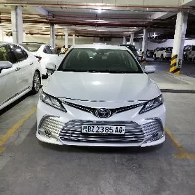 Toyota Camry 2021