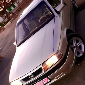 Opel Vectra 1989
