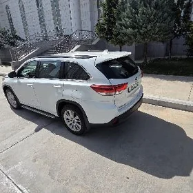 Toyota Highlander 2018