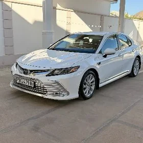 Toyota Camry 2021