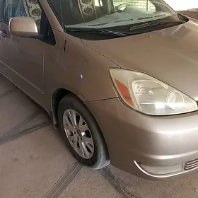 Toyota Sienna 2004