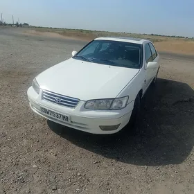 Toyota Camry 2000